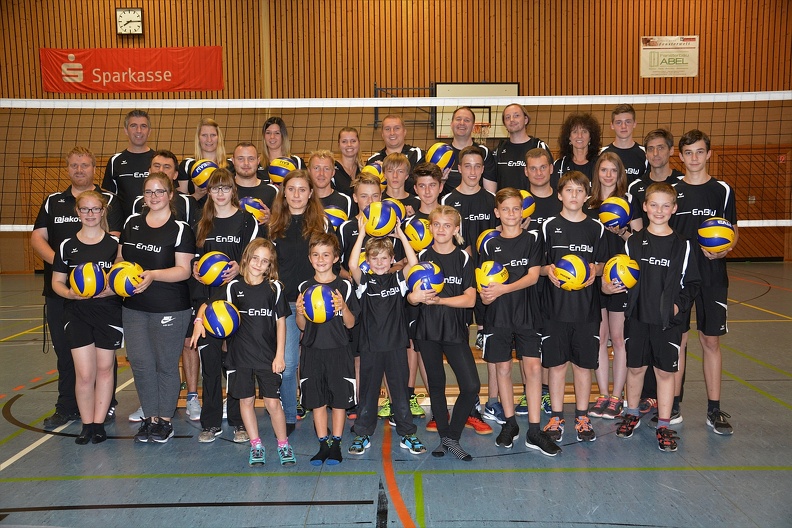 Mit einem Doppelsieg begannen die Volleyballer den sportlichen Teil des Jubiläumsjahres 1250 Jahre Offenau. Die Volleyballer der TGO sind damit weiter auf Erfolgskurs und bleiben auf Tabellenplatz 1. DSC_0442_1.jpg